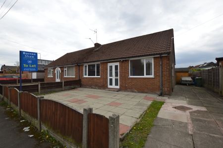 3 Bedroom Semi-Detached Bungalow - Photo 2