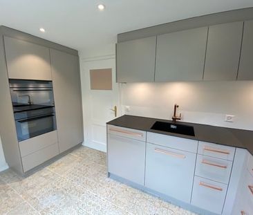 Luxeriöse sanierte 5,5 Zimmer Altbau Wohnung mit Balkon im Zentrum ... - Foto 3