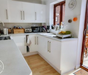 2 Bedroom House to let - Photo 6
