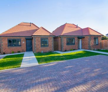Brand new detached bungalow – South Welling - Photo 1
