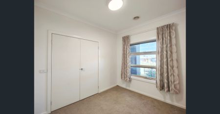 Stunning 4-Bedroom Home for Rent in Tarneit prime location - Photo 4