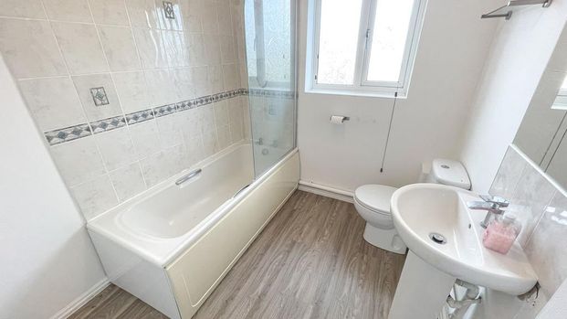 2 bedroom semi-detached house to rent - Photo 1