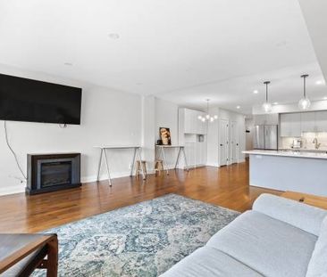 Rare 3 bedroom gem 1200+sqft in Roncesvalles / High Park - Photo 2