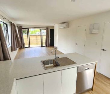 Three Bedroom Townhouse - Photo 1