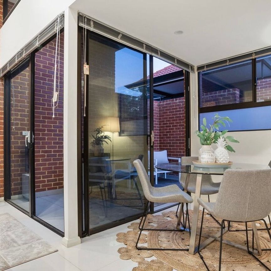 Living the Life Close to Beaufort Cafe Strip &commat; &dollar;670 Per Week - Photo 1