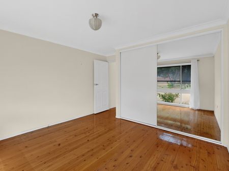 10 Shiraz Place, Eschol Park NSW 2558 - House For Rent | Domain - Photo 3