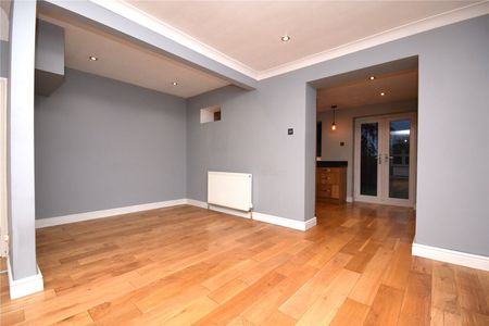 3, Oakroyd Fold, Churwell, Morley, Leeds, LS27 7YH - Photo 4