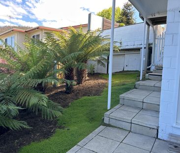 8 Hooper Crescent - Photo 2