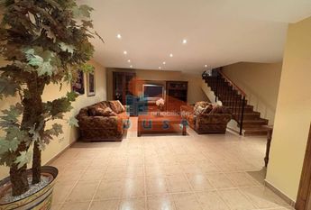 ALQUILER ADOSADA EXCLUSIVA | 2.700 €, 277 m²