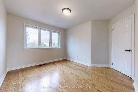 Detached Home For Lease | C8124874 - Photo 4