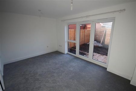 2 bedroom semi-detached house to rent - Photo 3