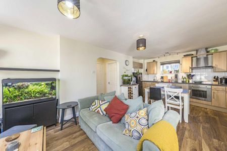 1 bedroom flat to rent - Photo 2