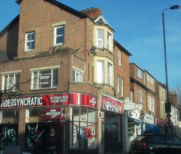 1 bed Studio - To Let - Photo 2