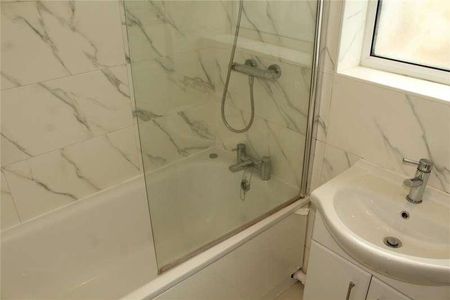 Selhurst Road, London, London, SE25 - Photo 2