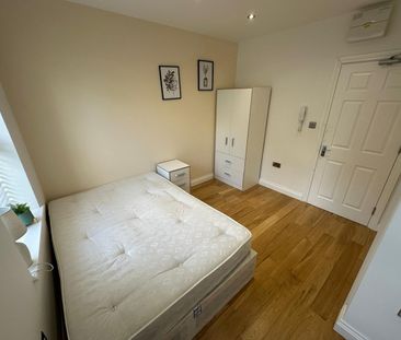 Studio Flat, Avington Grove, SE20 - Photo 4