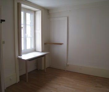 À louer / Appartement F1 / BESANCON CENTRE VILLE 10 rue Ronchaux - Photo 1