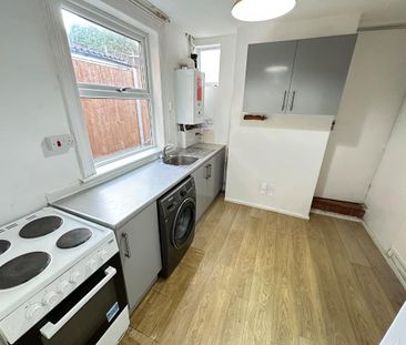 3 bedroom terraced house to rent - Photo 1