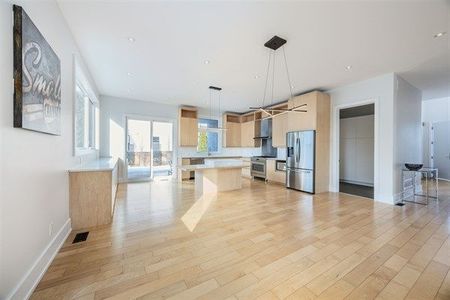 For Lease - 3279 Lakeshore Road, Burlington, Ontario - Photo 4