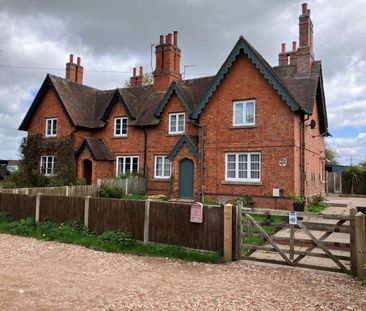 A well presented traditional semi-detached three-bedroom cottage lo... - Photo 4