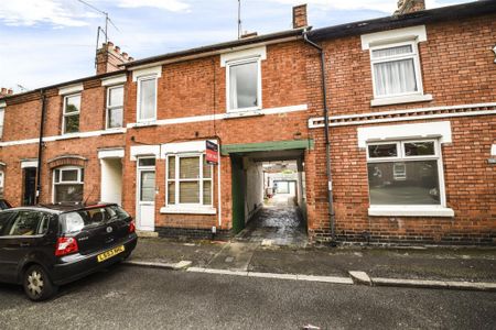 3 bed House - Terraced To Let - Photo 4