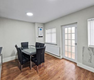 3 bedroom terraced house to rent - Photo 2