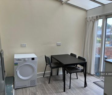 3 bedroom terraced house to rent - Photo 3