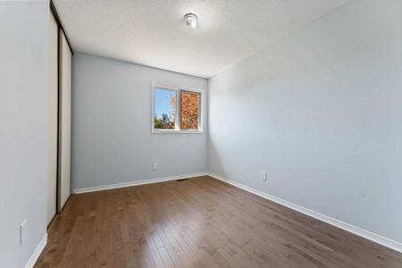 For Lease - 18 Ravenscroft Court, Stittsville - Munster - Richmond, Ontario - Photo 5