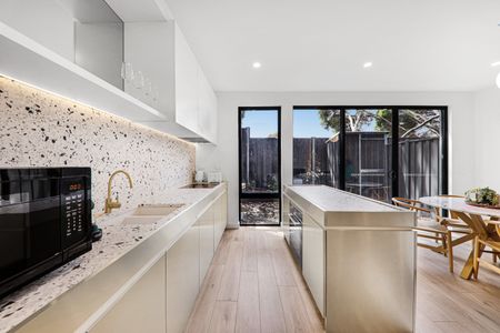 3/24 Carr Street, Brighton East VIC 3187 - Townhouse For Rent | Domain - Photo 4