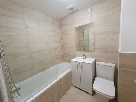 2 Bed Flat, Simmons Court, M16 - Photo 5