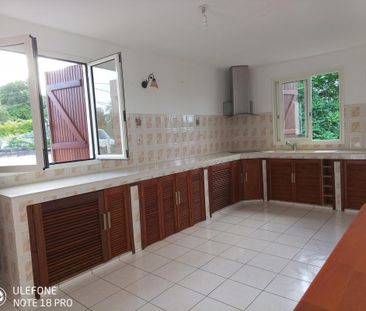 Location Appartement 3 pièces 80m² STE ANNE 97180 - Photo 6