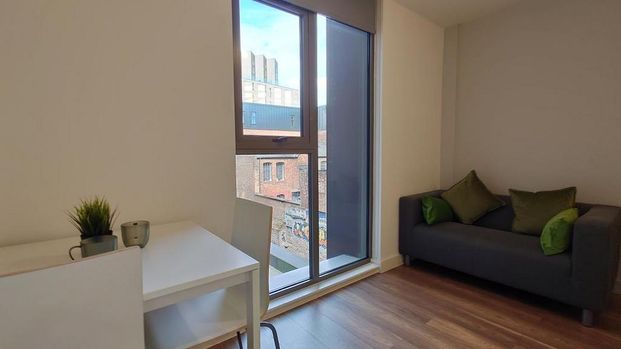 Studio to rent - Photo 1