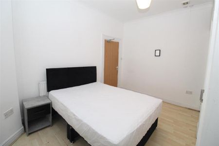 5 bedroom house to rent - Photo 2