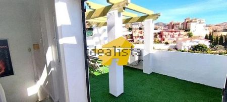 Alquiler de chalet adosado en Calle Dominica - Photo 2