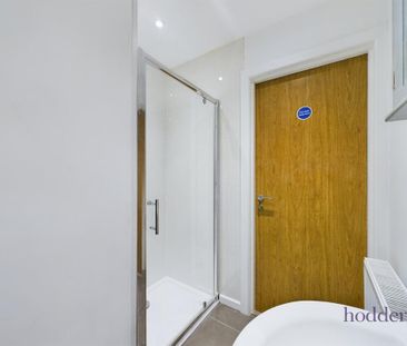 Semi detached house to rent - Photo 5