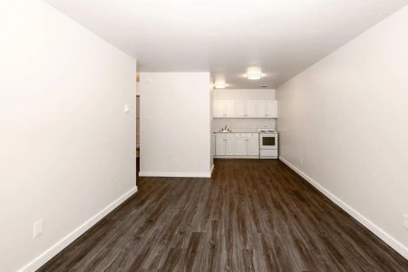 Molson Gardens — One-Bedroom Suite - Photo 2