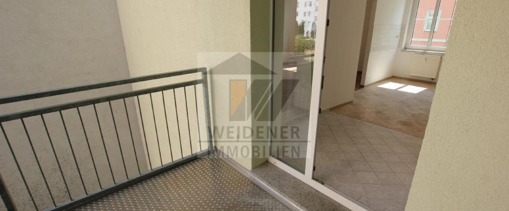 Mit Aufzug! Schöne 2-Raum-Whg. mit Balkon, Bad mit Wanne & Dusche! In der Geraer-Innenstadt! - Photo 1