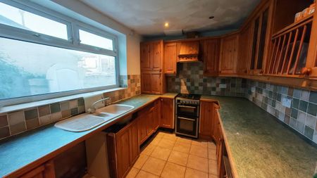 2 bedroom terraced house to rent - Photo 4