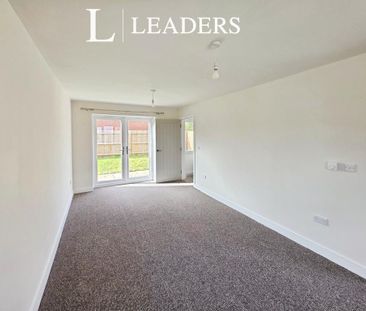 3 bedroom semi-detached house to rent - Photo 6