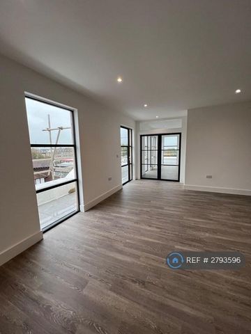 3 bedroom penthouse to rent - Photo 3