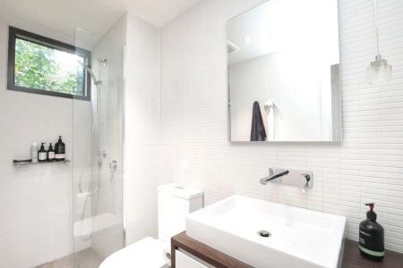 Spacious Townhouse in the Heart of Richmond - Photo 3