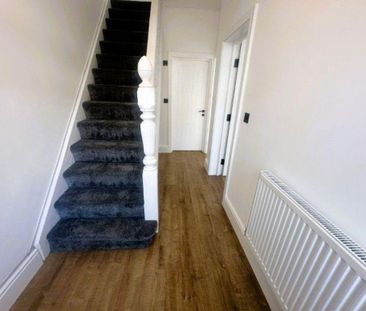 4 bedroom terraced house to rent - Photo 3