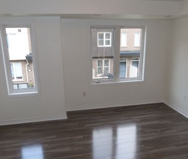 For Lease - 45 Heron Park Place Unit# 5, Toronto, Ontario - Photo 5