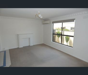 4/15 Elderslie Terrace, Newtown, Vic 3220 - Photo 4