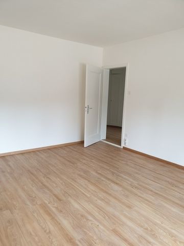 Appartement mansardé dans un immeuble ancien dans un emplacement de choix - Foto 3