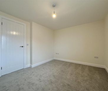 2 bedroom semi-detached house to rent - Photo 5