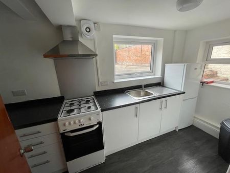 8 bedroom house to rent - Photo 4