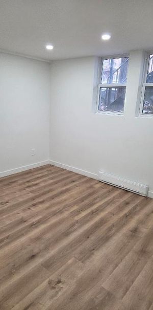 Très beau 3 1/2 à louer, entièrement rénové! À voir absolument! - Photo 1