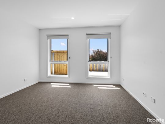 Brand New 2 Bedroom Unit - Photo 1