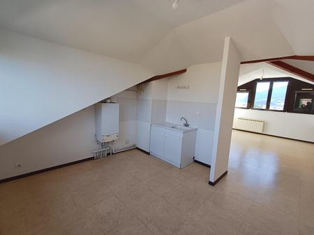 Location Appartement 3 pièces 58m² MILLAU 12100 - Photo 3