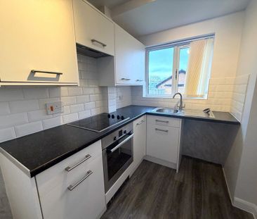 2 bedroom apartment to let - Photo 5